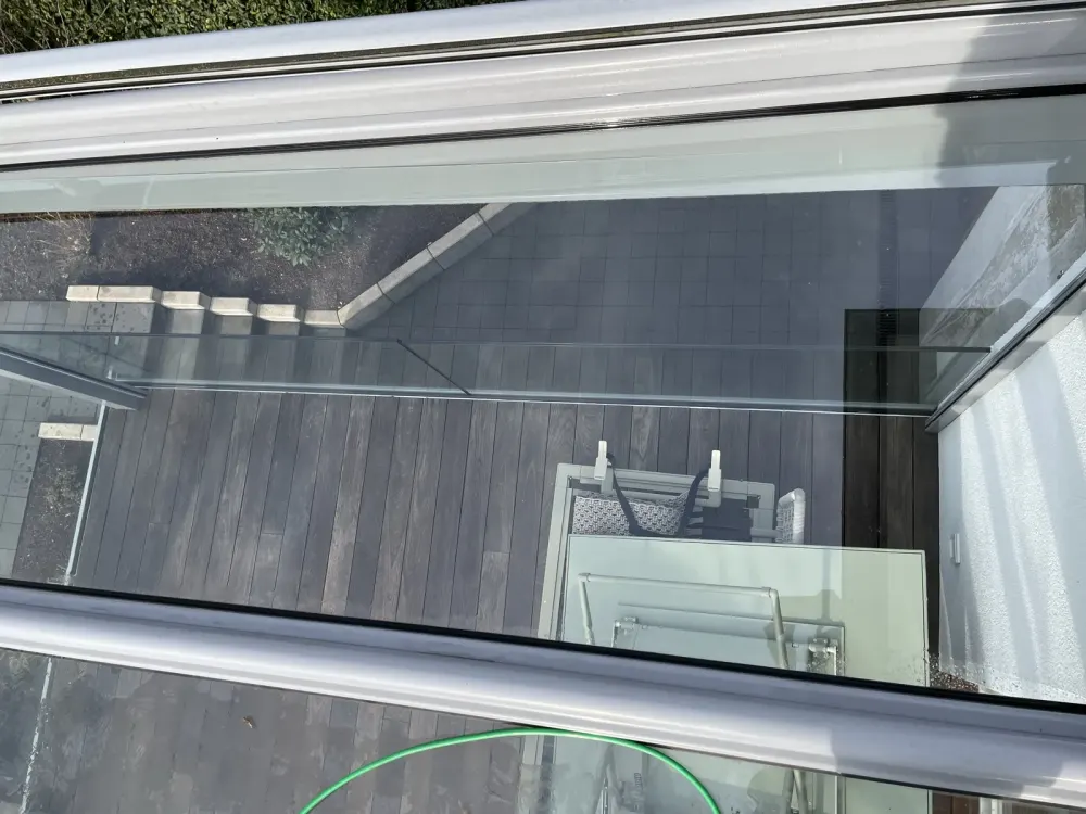 Glas- und Rahmenreinigung