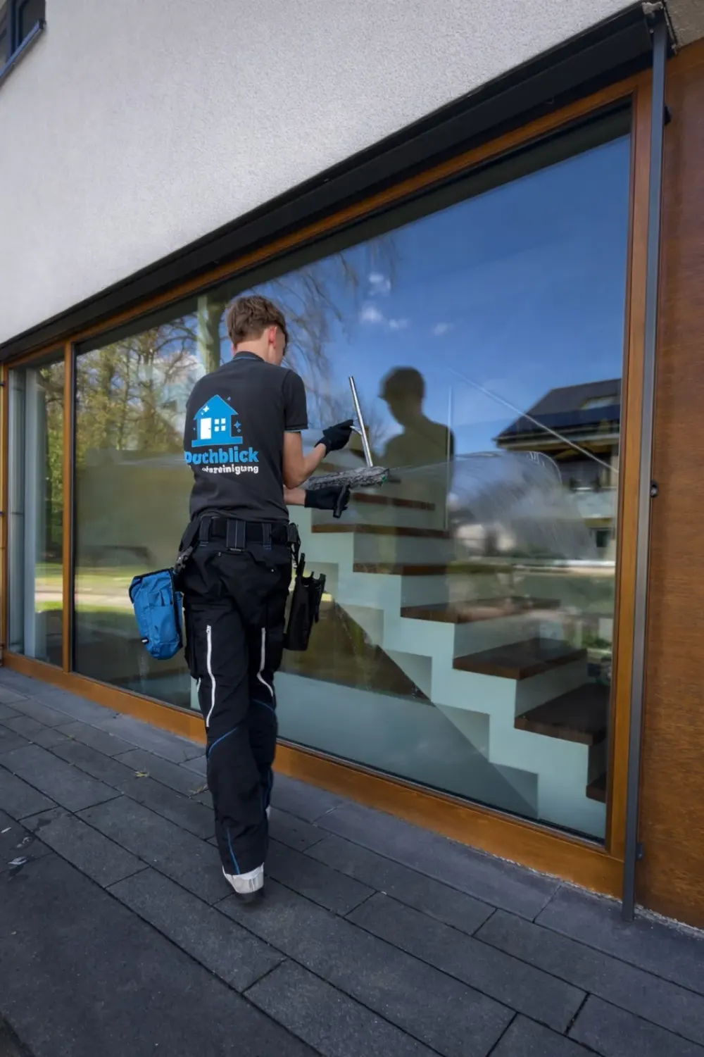 Durchblick bei der Fensterreinigung in Bielefeld